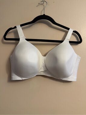 Vanity Fair White Wire Feee Molded T-Shirt Bra